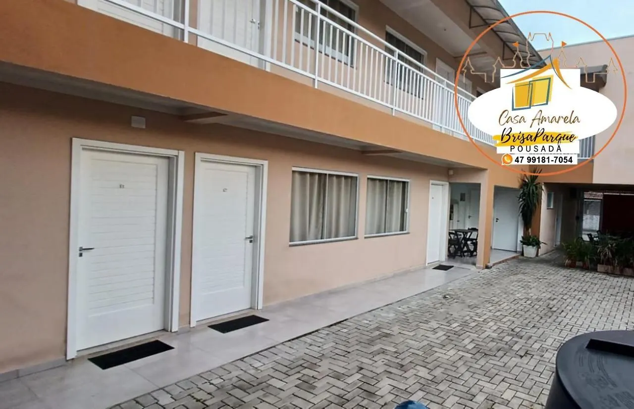Pousada Casa Amarela Brisa Parque ペーニャ ブラジル